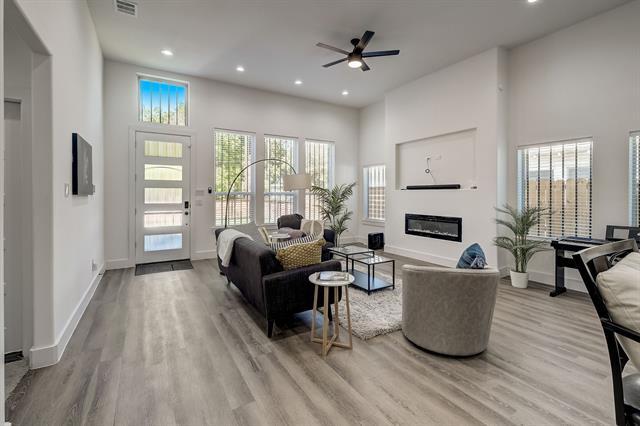 Photo - 2618 Carpenter Ave