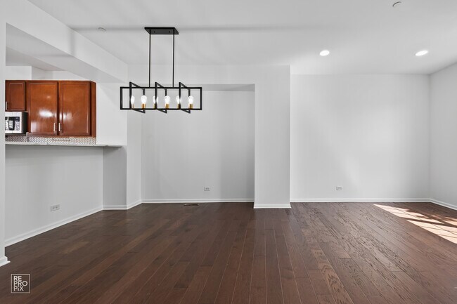Photo - 220 Laurel Ave