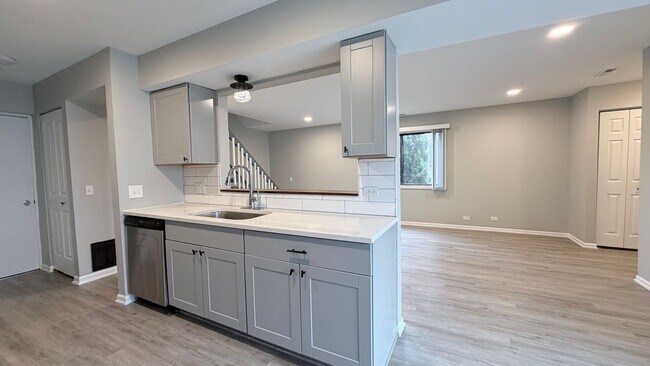 Photo - 721 Sunfish Point