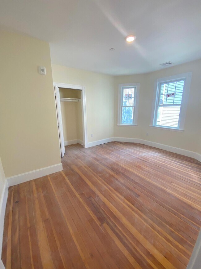 Photo - 32 Putnam Ave Unidad 2