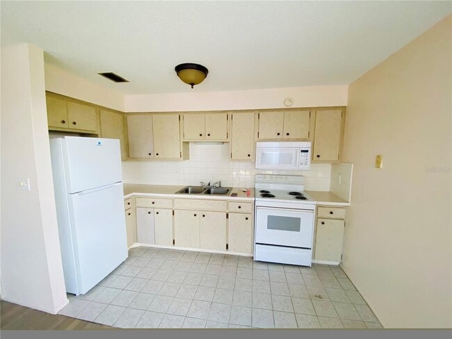 Photo - 4351 Tahitian Gardens Cir Unit H