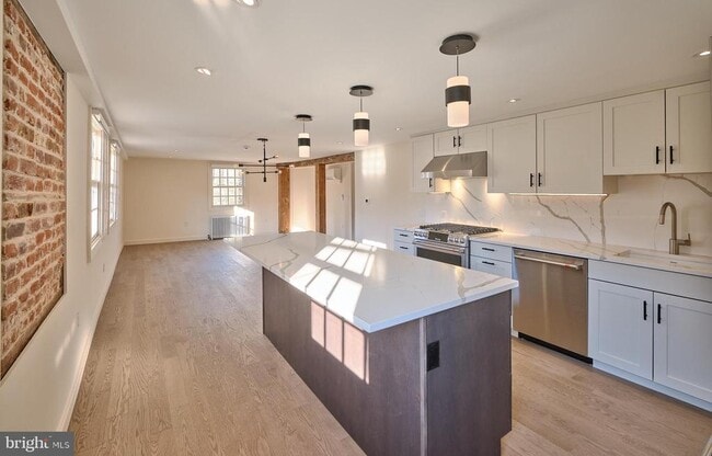 Building Photo - 44 S Main St Unit 2N Rental