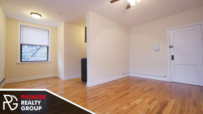 Photo - 818 W Diversey Pky Unit A
