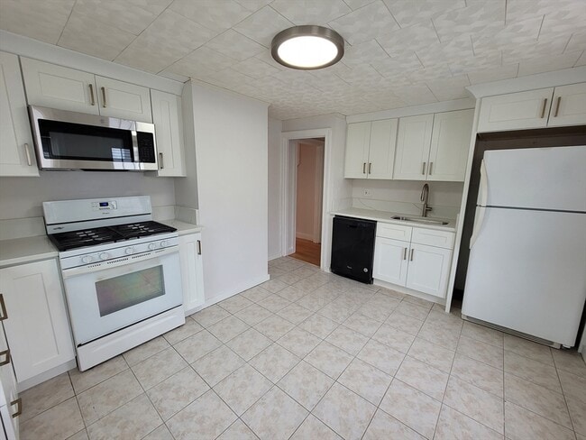 15 Governor Rd