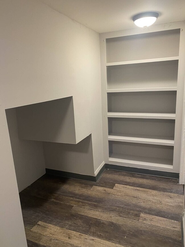 Building Photo - 516 4th St