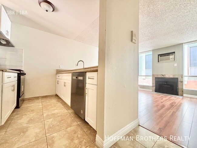 Photo - 1225 N Cherokee Ave Unit 207