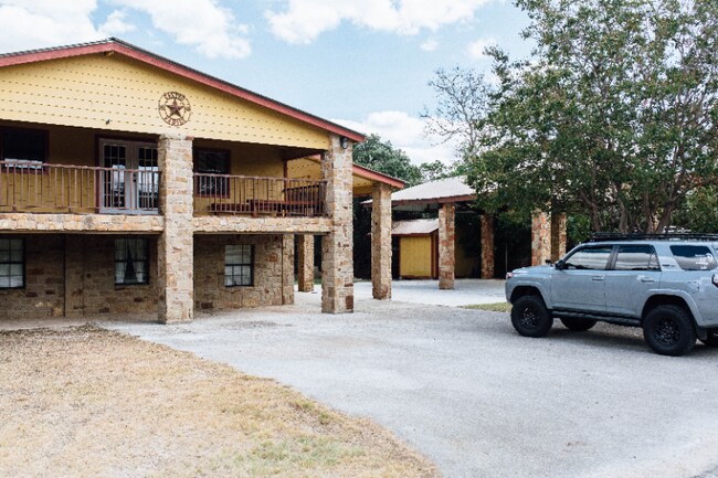 Photo - 2481 Lakeshore Dr