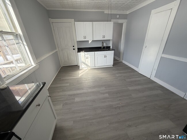 Building Photo - 73 Waterville St Unit 2