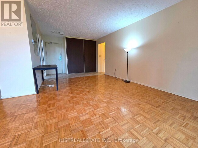 Photo - 5 Massey Square Unit 407