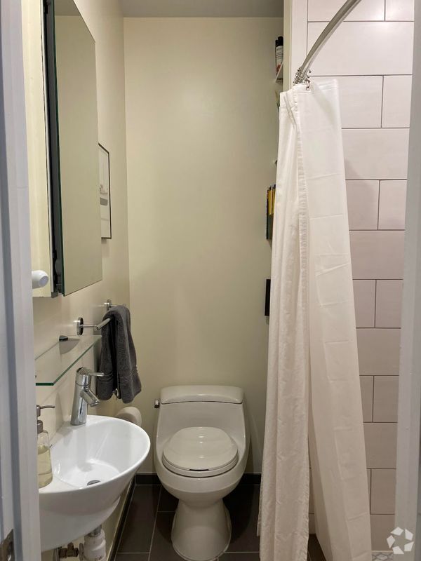 Building Photo - 1435 Chapin St NW Rental