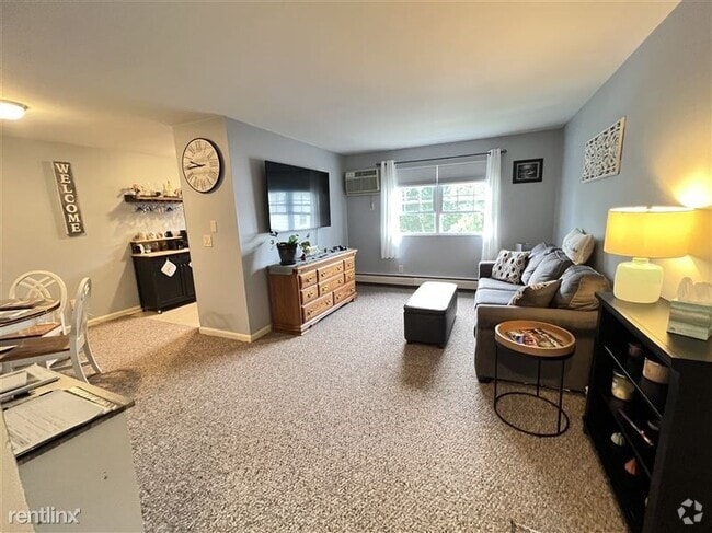 Building Photo - 6 Venice St Unit C6 Rental