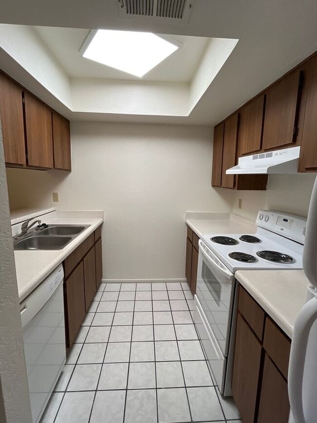 Photo - 1201 S McClintock Dr