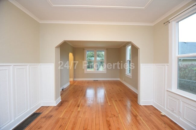 Photo - Charming Home in the Heart of Oregon City