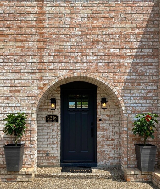 Charming Country Retreat with Modern Elegance House House Rental in