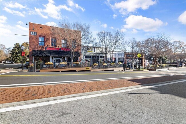 Photo - 6023 Skellig St