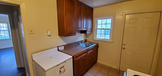 Photo - 2 Bedroom 1 Bathroom Duplex!