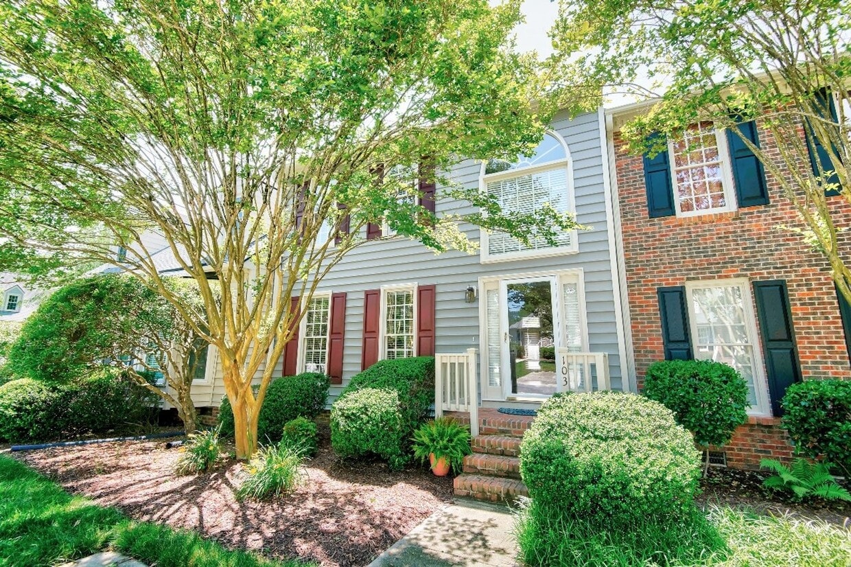 Available Now! 2 Bed / 2.5 Ba With First F... - Available Now! 2 Bed / 2.5 Ba With First F...