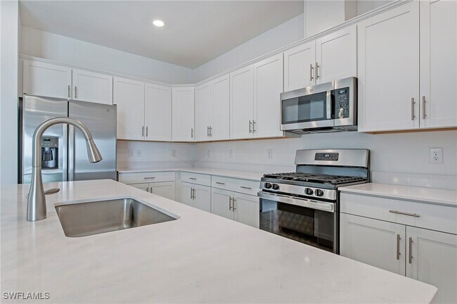 Photo - 20101 Hartford Blvd