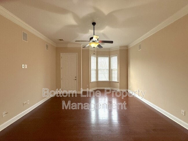 Photo - 476 Beacon St NW