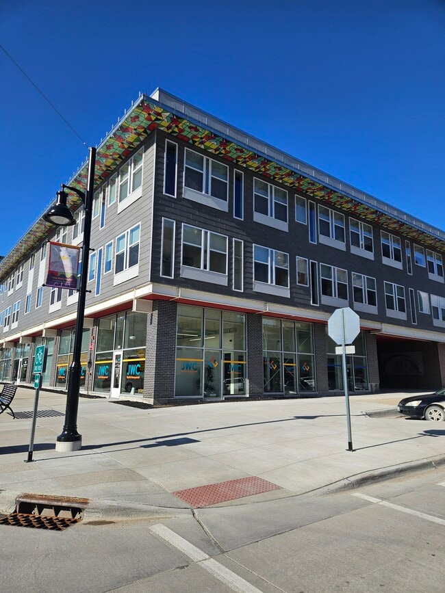 N 3rd St/Jefferson St - Tama Too Apartments