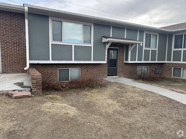 Building Photo - 4BD/2BA Duplex in Golden Rental