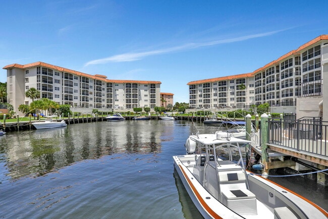 Building Photo - 2871 N Ocean Blvd Unit R254 Rental