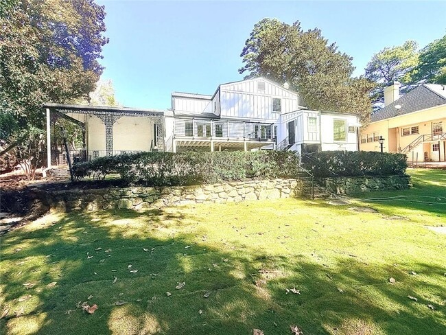 Photo - 200 W Paces Ferry Rd NW