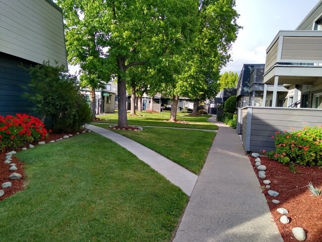 Hunter's Landing Apartments