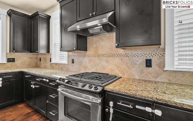 Photo - Natural Light-Filled Renton Home with Spac...