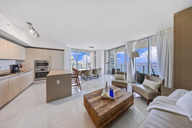 Building Photo - 4011 S Ocean Dr Unit SI ID1372347P