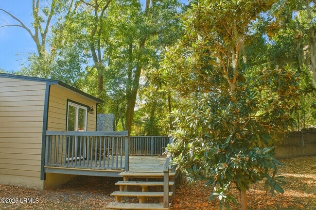 Photo - 174 James St