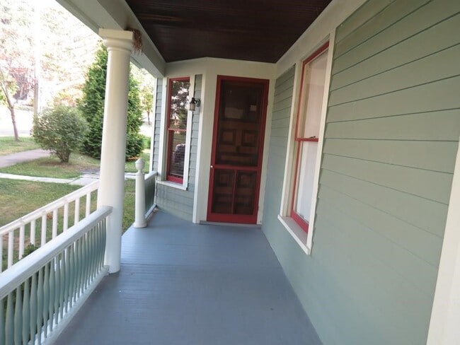 Photo - 54 W 5th St