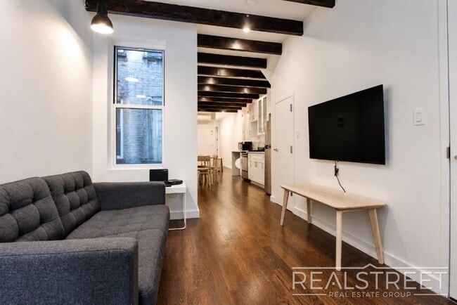 Photo - 4 Bed 2 Bath Duplex in BedStuy! Unit 1L