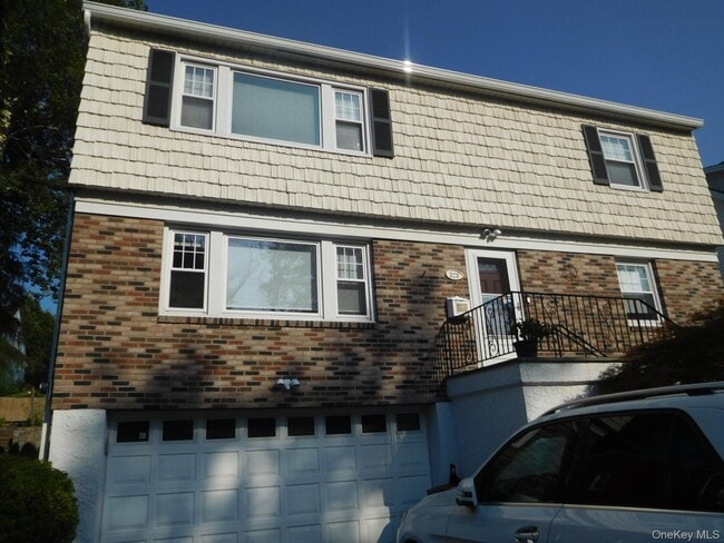 Building Photo - 328 Columbus Ave Unit Second Floor Rental