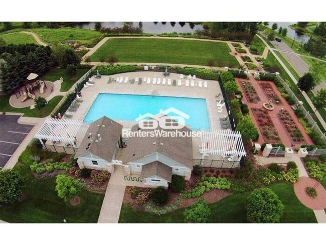 Photo - Available Now - Charming 3 bed 2.5 bath Townhome in Woodbury