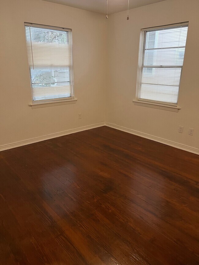 Photo - 2005 Welch St Unit 1/2