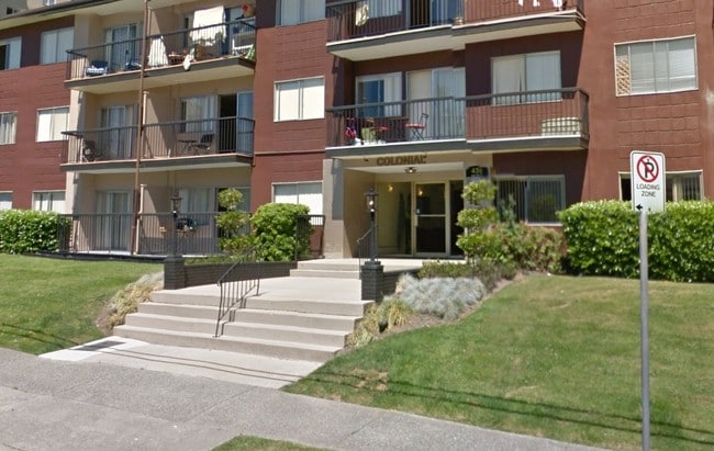 Building Photo - Colonial House Apartments