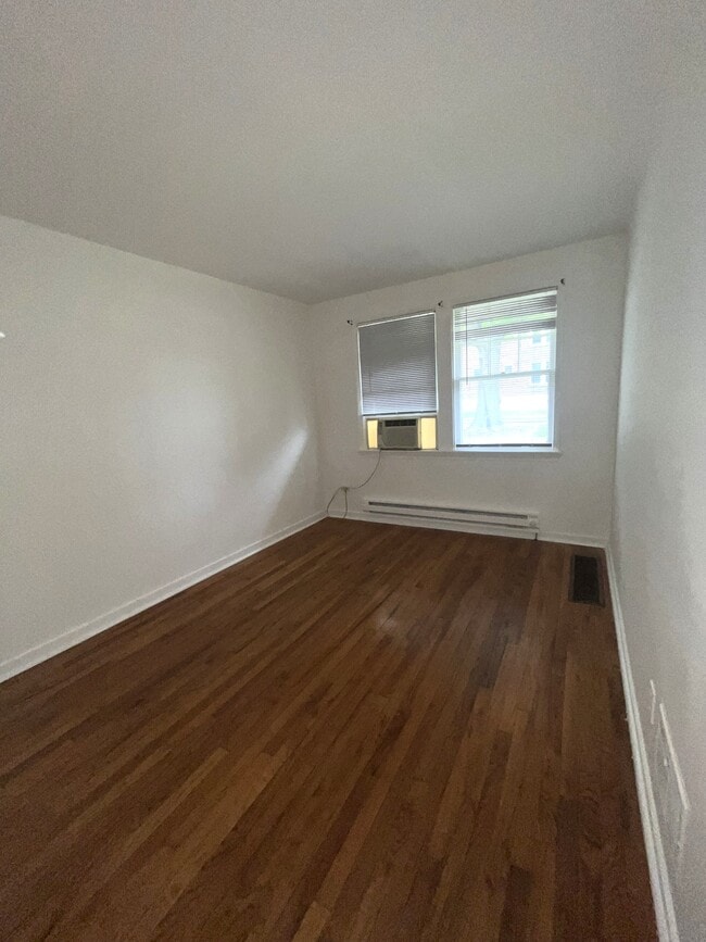 Building Photo - 1204 Yale Ave Unit 1204 Yale Avenue