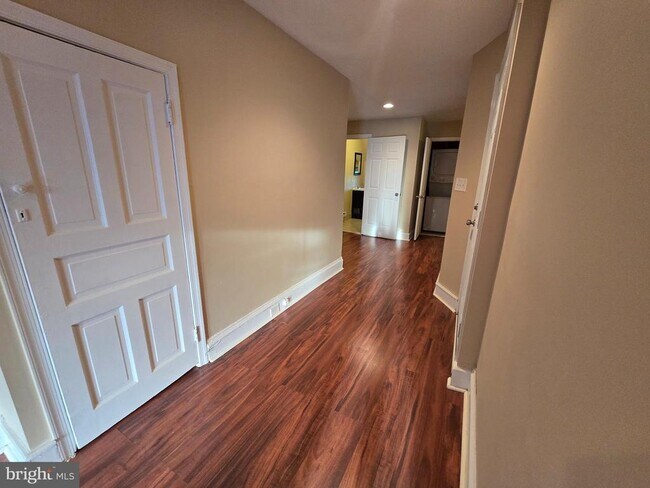 Photo - 133 E Mt Airy Ave Unidad 3