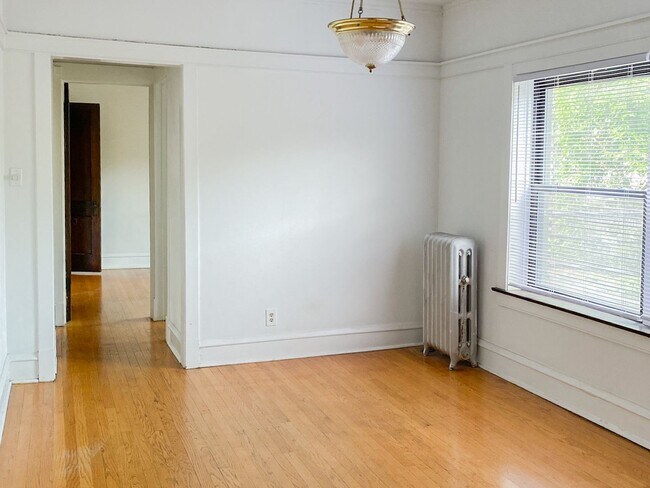 1448 W Cornelia Ave Unit 2F