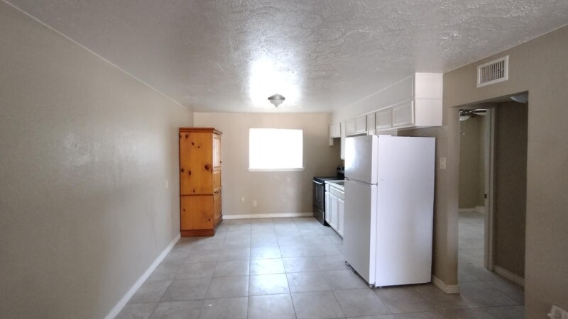 Photo - 905 N Main St Unit 3