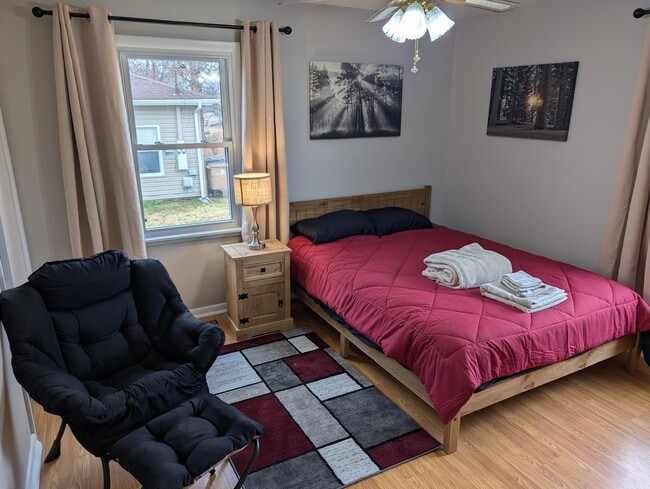 Building Photo - June St - Bedroom 1