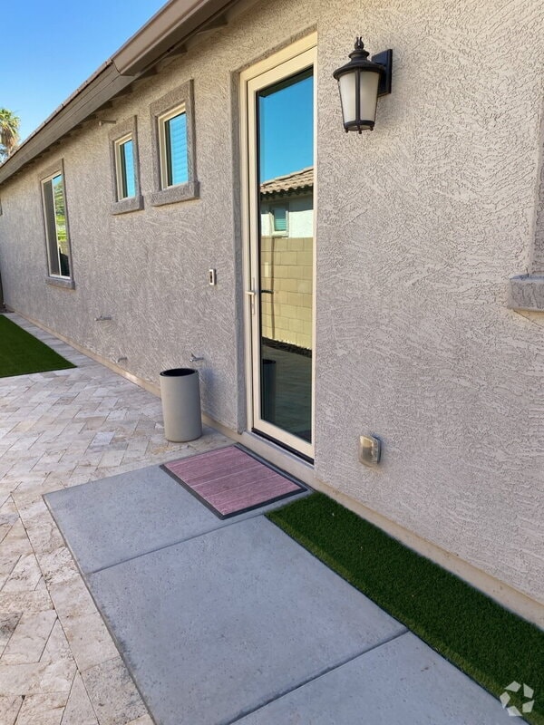Building Photo - 2242 E Meadowview Ct Rental