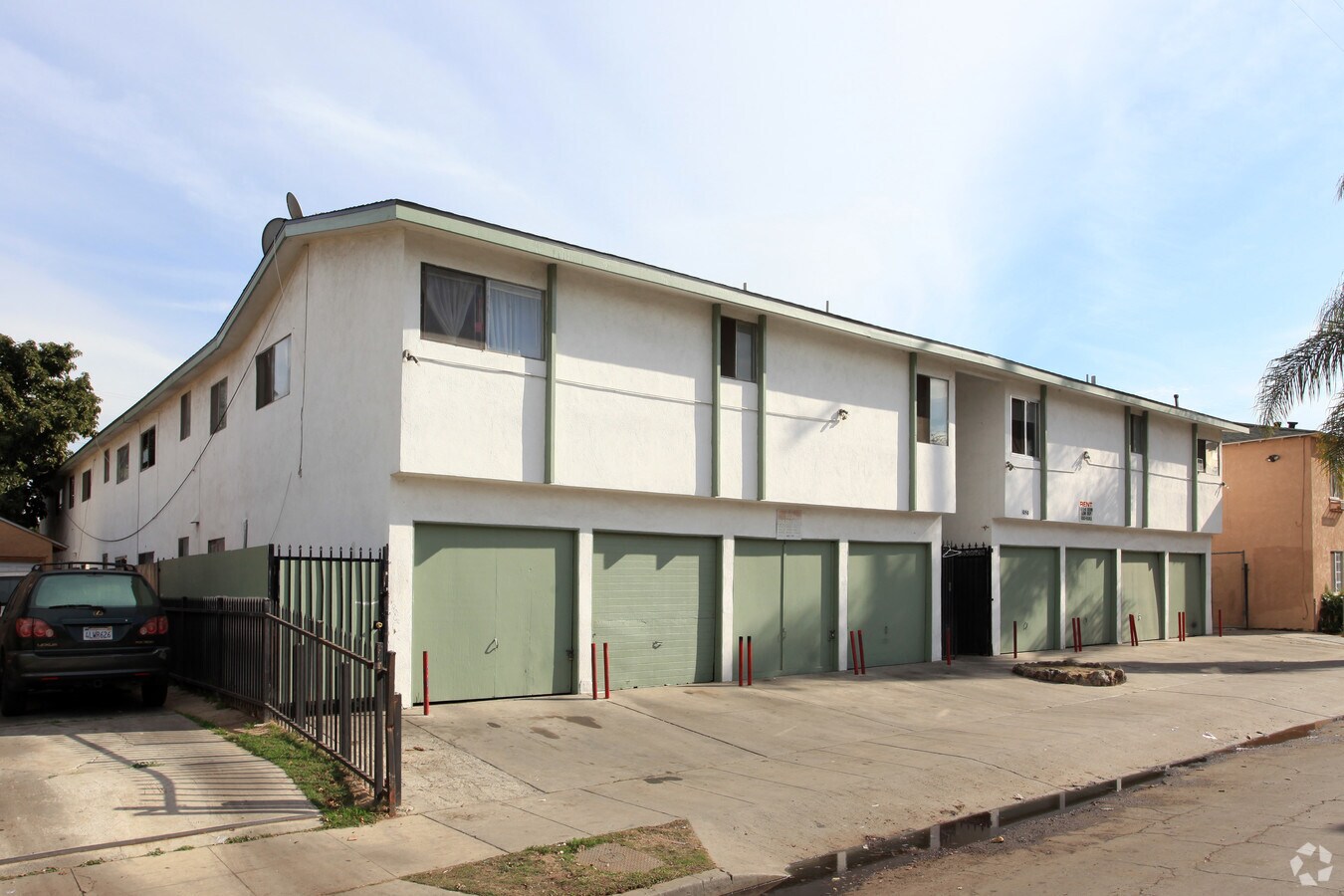 Photo - 1050 Gaviota Ave Apartments