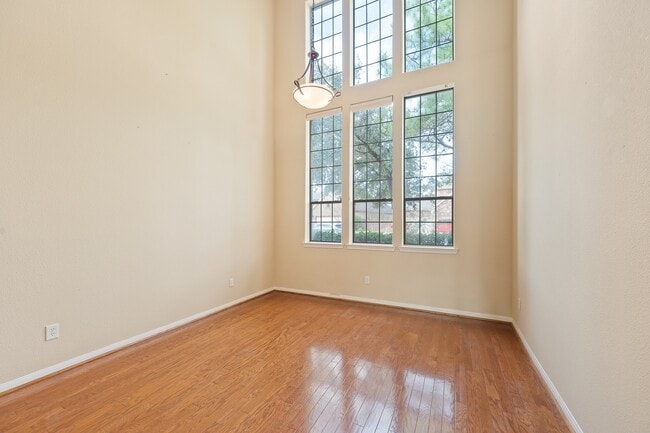 Photo - 9710 Lansing Meadows Dr