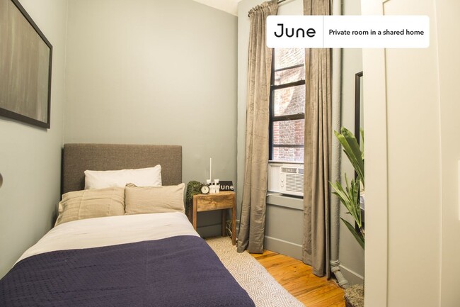 Building Photo - Room in Shared 3 bed/1 bath home