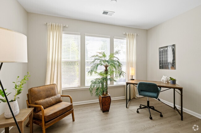 Carolina - 2BR, 2BA - 1,158SF - Sun Room - Vinings at Carolina Bays