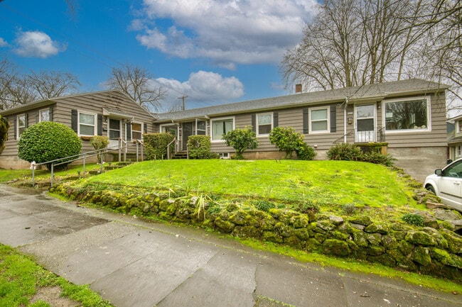 Photo - 3242-3248 SE Alder Ct - 3242.5