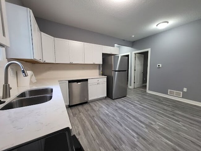 Photo - 2406 Woodland Ave Unit 2406-2
