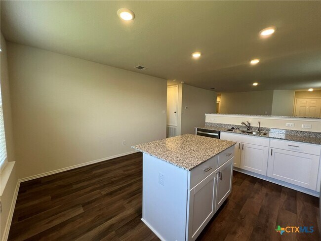 Photo - 760 Heartseed Ave